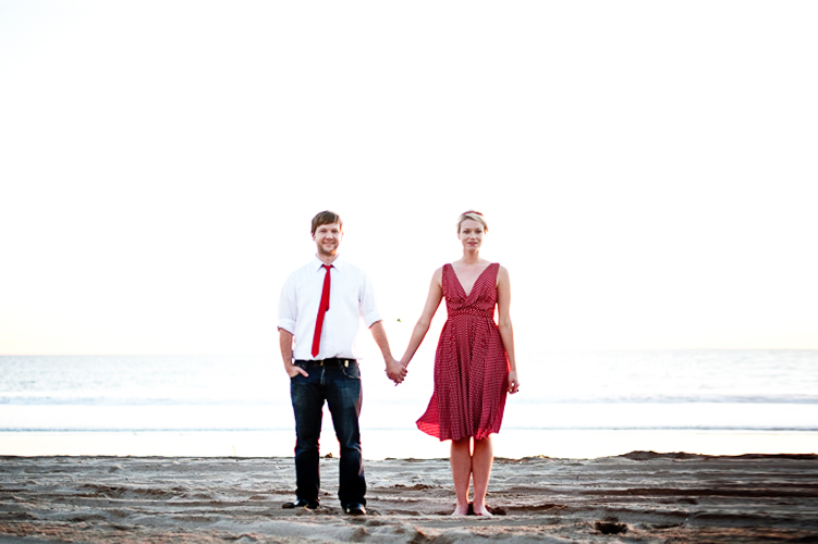 beach engagement in santa monica by seattle wedding photographer meloidia