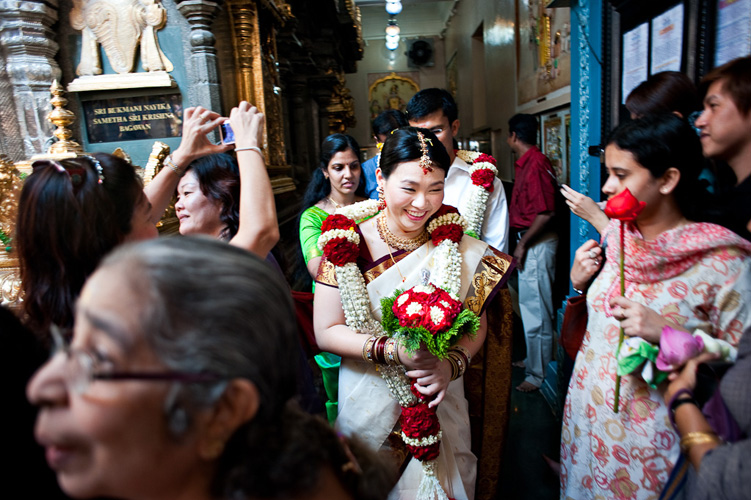 indian wedding in singapore by seattle wedding photographer meloidia 